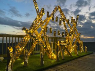 🎄Merry Christmas🎄
先日、湘南電設業協同組合青年部の活動の一環で
湘南ベルマーレひらつかビーチパークに
Christmas竹あかりを設営しました🎍✨
今年も湘南ひらつか七夕まつりで
回収した竹を使用しています🎋
製作体験で作って頂いた方々の竹あかりは
ビーチセンターでお受取りが出来ます🏖️
※クリスマスイベントは終了しているのでご注意ください。
🎄Xmas竹あかりライトアップ🎄
【日時】12/19(金)〜12/21(日)
16:30〜20:00
【場所】湘南ベルマーレひらつかビーチパーク
神奈川県平塚市高浜台33-1
#湘南電設業協同組合青年部